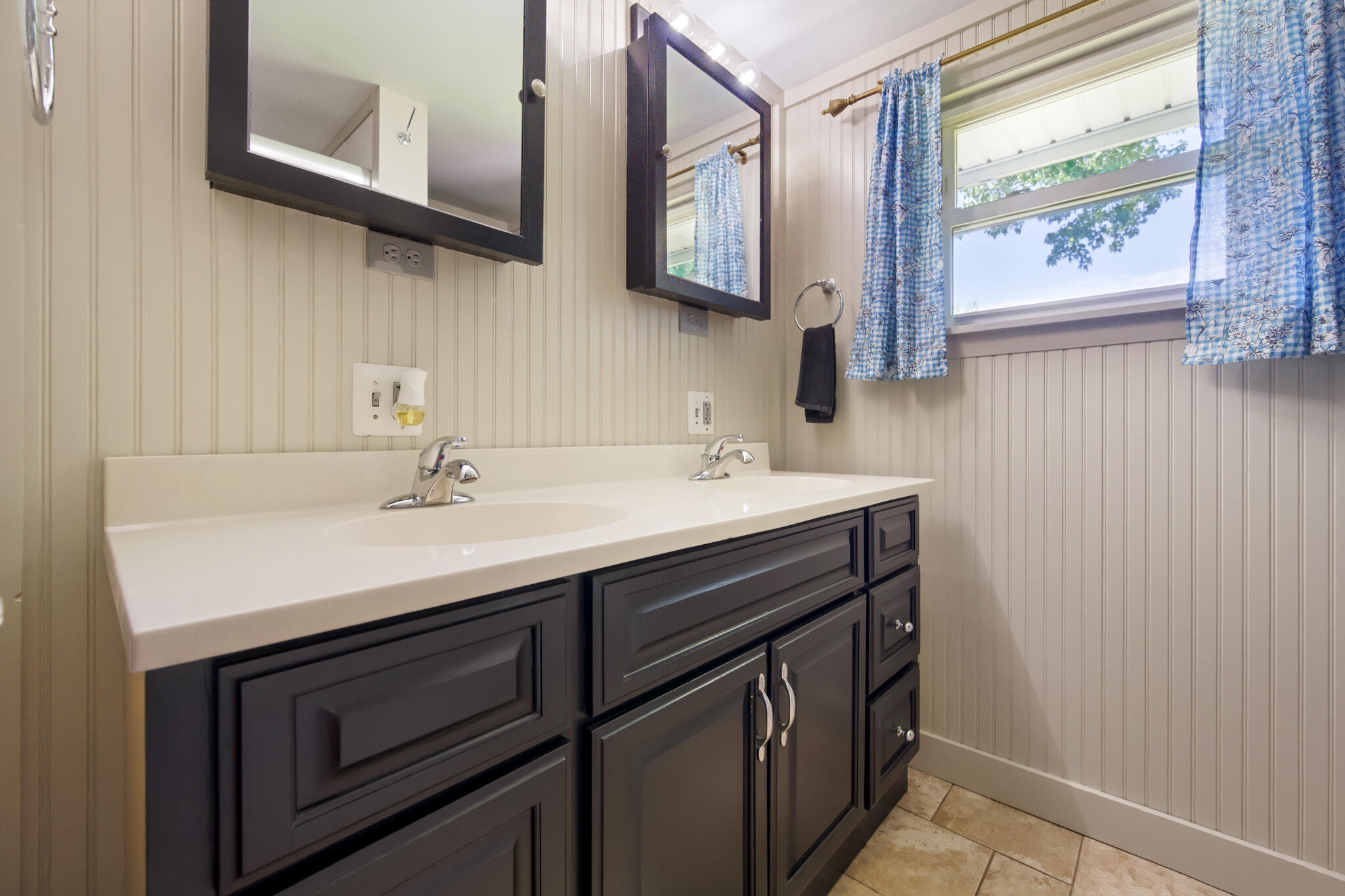 513 Main Street Corinth, ME 04427 - Photo 18 of 49 DSC_9093