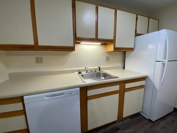 $1,789 | 147 Eastern Avenue, Unit 202, Manchester, NH 03104