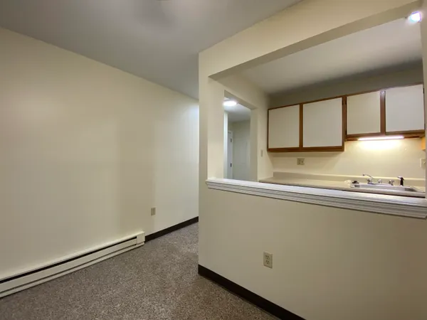 $1,789 | 147 Eastern Avenue, Unit 202, Manchester, NH 03104