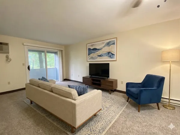 $1,789 | 147 Eastern Avenue, Unit 202, Manchester, NH 03104