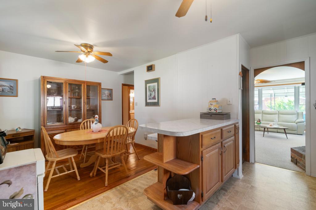 260 Carroll Road Pasadena, MD 21122 - Photo 16 of 29 BREAKFAST BAR