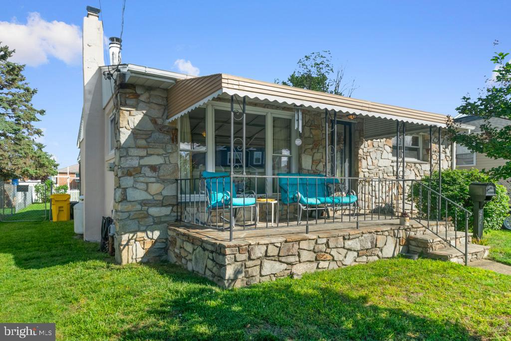 260 Carroll Road Pasadena, MD 21122 - Photo 2 of 29 EXTERIOR FRONT