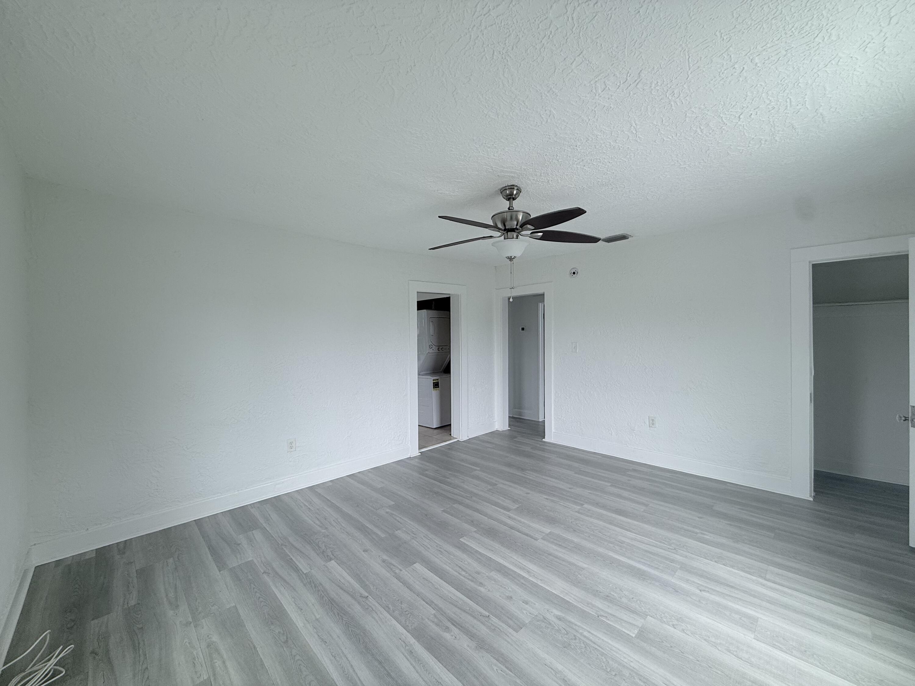 411 Nathan Hale Road, Unit 2 West Palm Beach, FL 33405 - Photo 4 of 11 Living Space