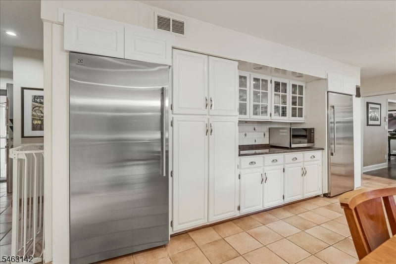 22 Taylor Road Short Hills, NJ 07078 - Photo 10 of 23 Gallery Image 10