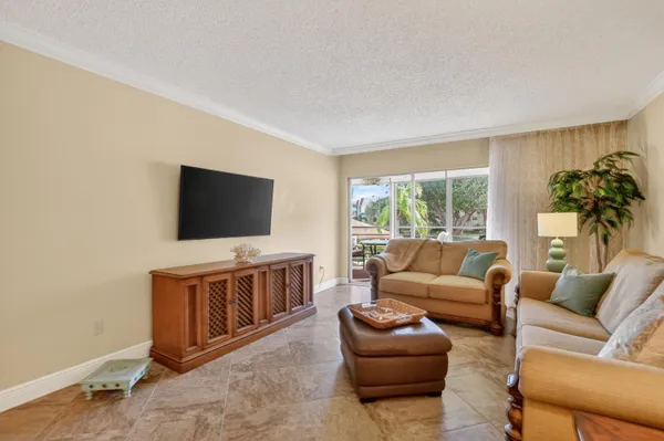 $2,200 | 23345 Carolwood Lane, Unit 205, Boca Raton, FL 33428