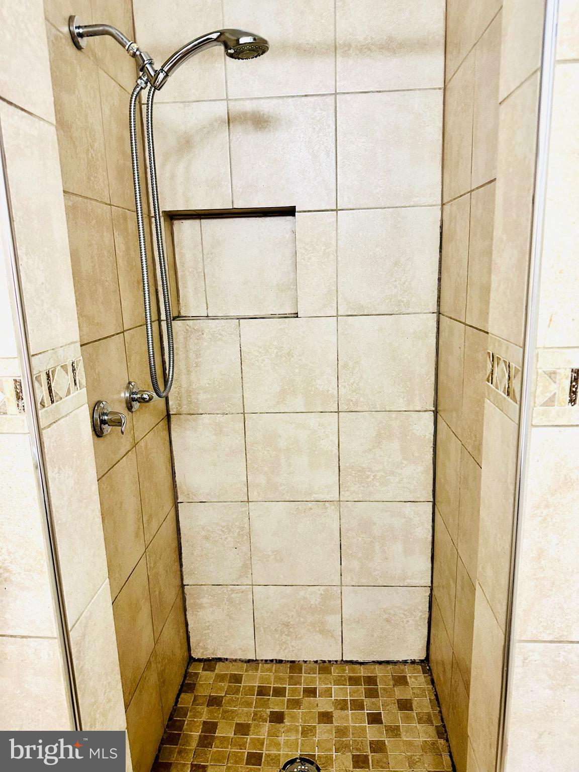 323 Russelcroft Road Winchester, VA 22601 - Photo 31 of 40 a bathroom with a shower
