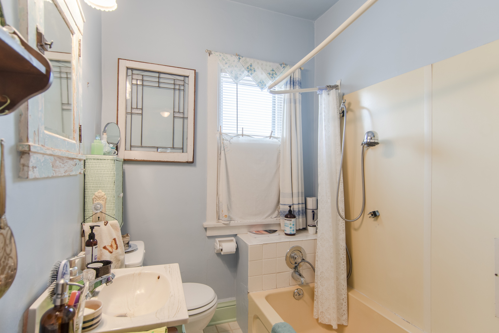 718 West Jackson Street Ottawa, IL 61350 - Photo 24 of 25 a bathroom with a sink toilet and shower