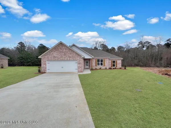 $299,900 | 213 Dolly Lane, Magee, MS 39111