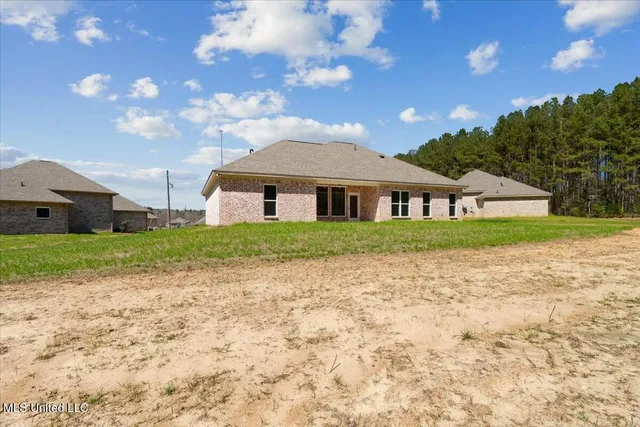 $309,900 | 213 Dolly Lane, Magee, MS 39111