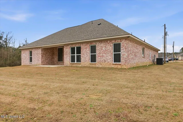 $309,900 | 213 Dolly Lane, Magee, MS 39111