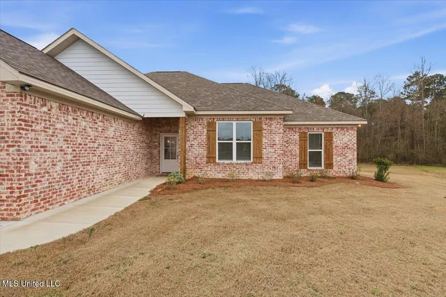 $309,900 | 213 Dolly Lane, Magee, MS 39111