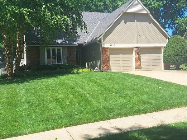 $450,000 | 8520 Darnell Street, Lenexa, KS 66215