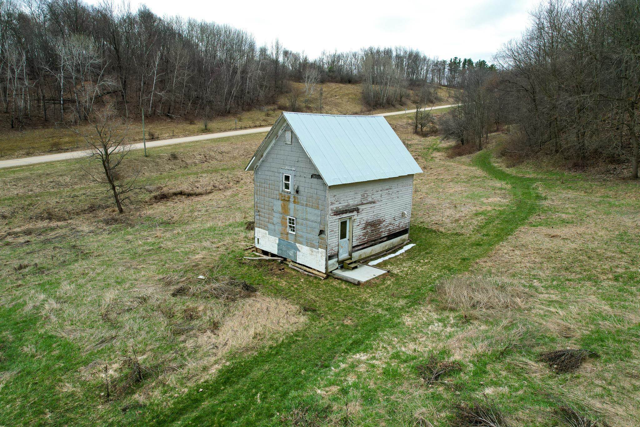 S1205 County Rd Y Wonewoc, WI 53968 - Photo 7 of 38