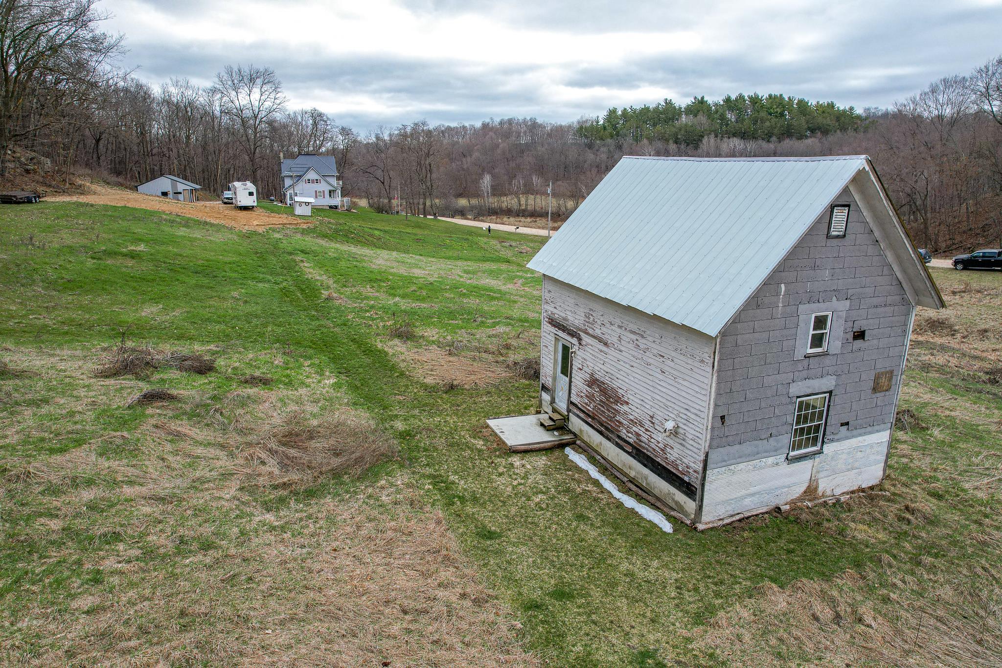 S1205 County Rd Y Wonewoc, WI 53968 - Photo 8 of 38