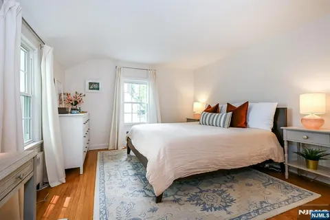 $799,000 | 60 Clinton Road, Glen Ridge, NJ 07028