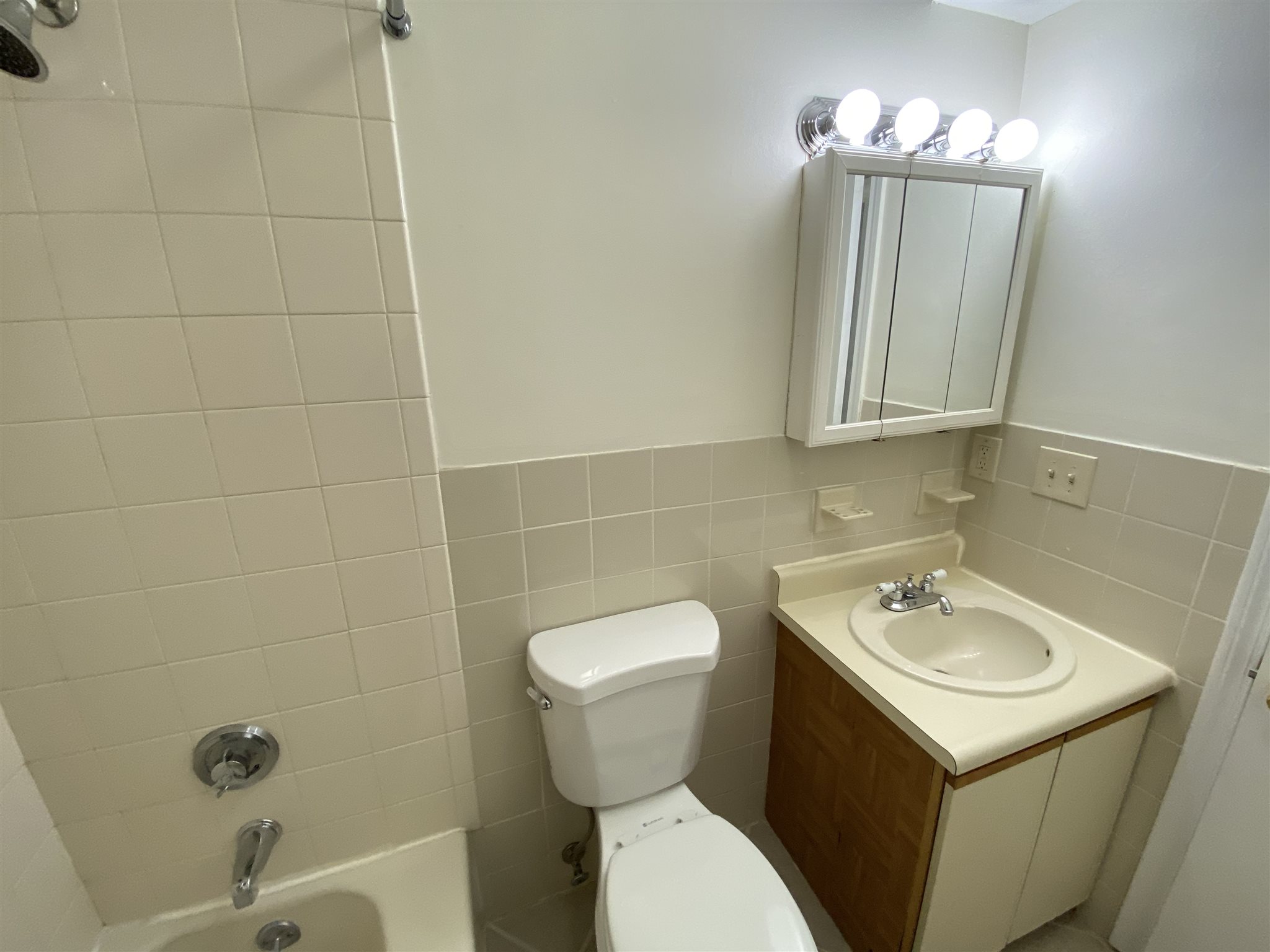 383 Huse Road, Unit 9 Manchester, NH 03103 - Photo 32 of 39