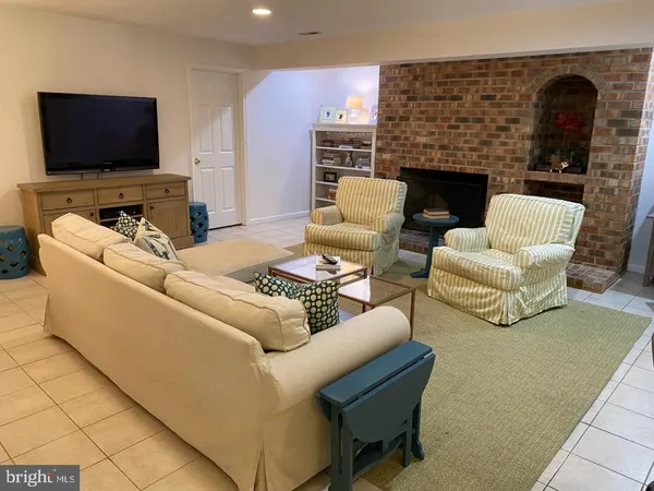 $2,000 | 2435 Westminster Drive, Olney, MD 20832