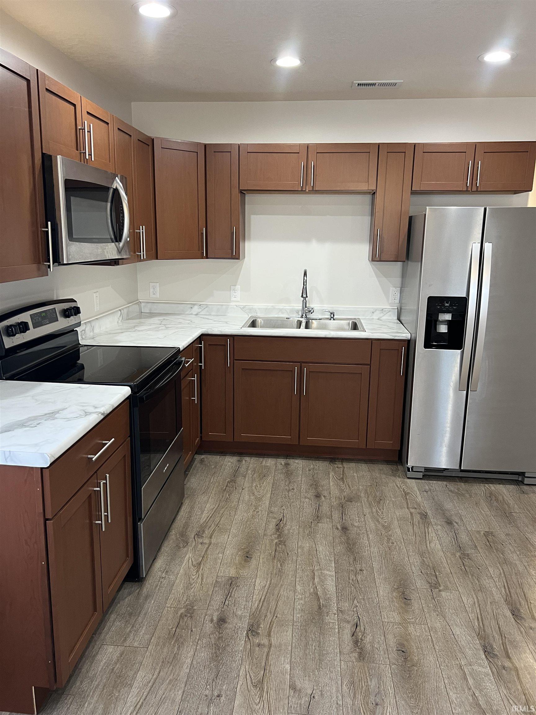 930 North 11th Street Decatur, IN 46733 - Photo 3 of 14