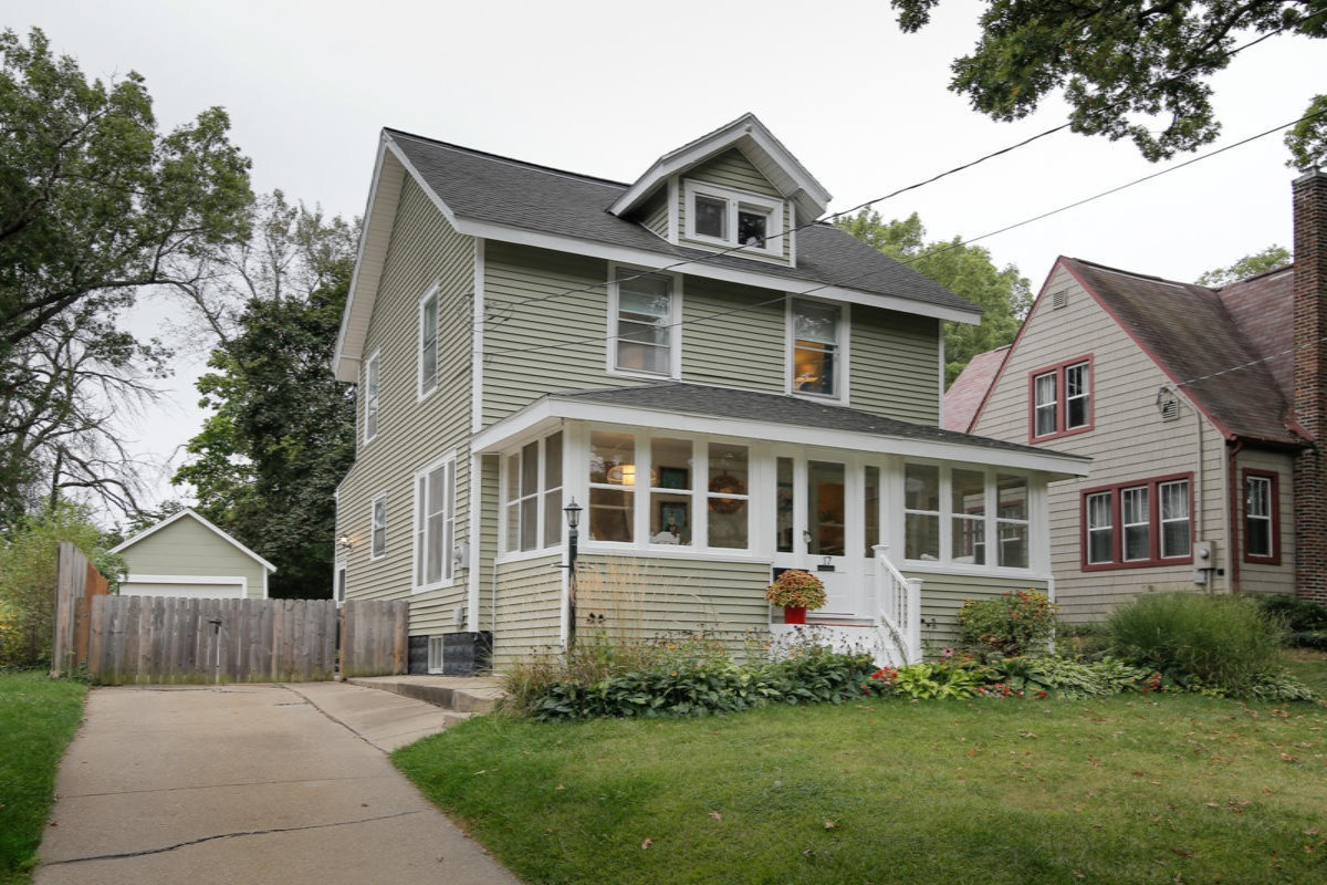 17 Ravinia Street Kalamazoo, MI 49001 - Photo 1 of 24 17 Ravinia-101
