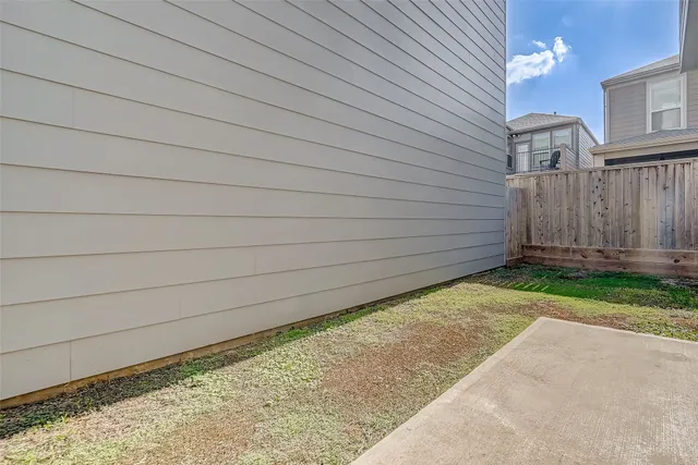 a view of backyard of house