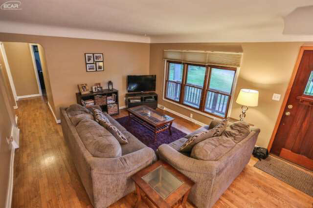 601 Lehigh Road Rochester, MI 48307 - Photo 6 of 14 21170125-5.JPG