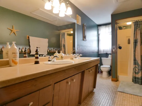 $375,000 | 1635 Birchwood Drive, Green Bay, WI 54304