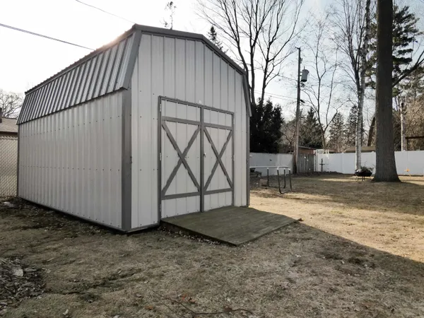 $375,000 | 1635 Birchwood Drive, Green Bay, WI 54304