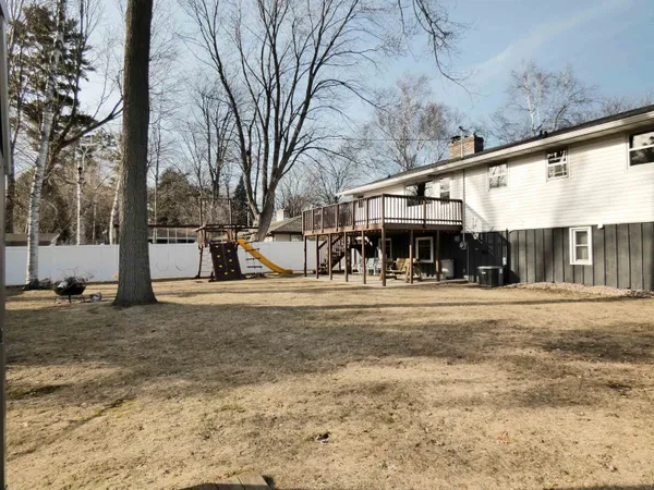 $375,000 | 1635 Birchwood Drive, Green Bay, WI 54304