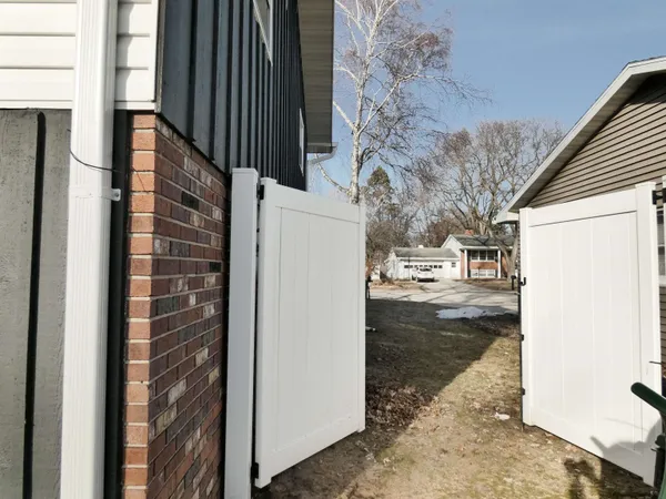 $375,000 | 1635 Birchwood Drive, Green Bay, WI 54304