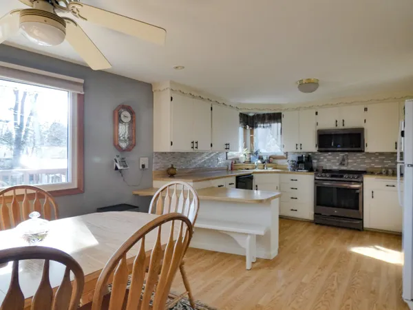 $375,000 | 1635 Birchwood Drive, Green Bay, WI 54304