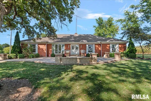 $399,000 | 806 Phillips Ferry Road, Bluffs, IL 62621