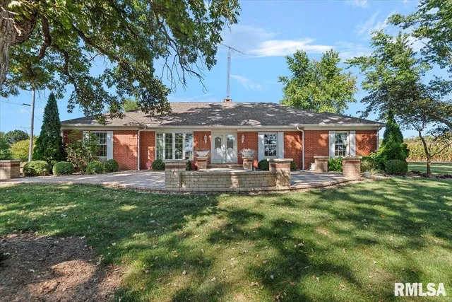 $429,000 | 806 Phillips Ferry Road, Bluffs, IL 62621