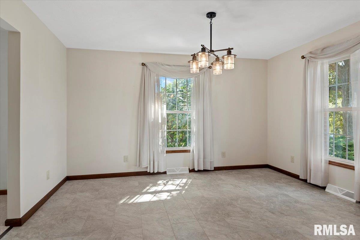 806 Phillips Ferry Road Bluffs, IL 62621 - Photo 14 of 54