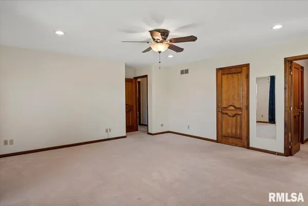 $399,000 | 806 Phillips Ferry Road, Bluffs, IL 62621