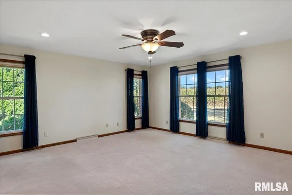 $399,000 | 806 Phillips Ferry Road, Bluffs, IL 62621