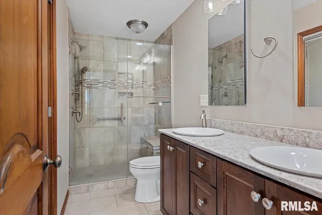 $429,000 | 806 Phillips Ferry Road, Bluffs, IL 62621