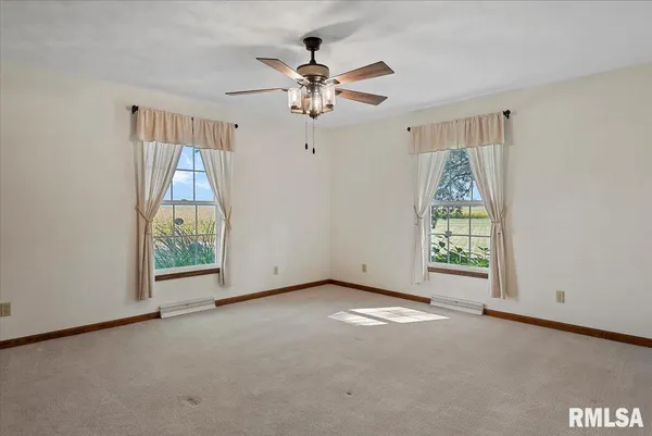 $399,000 | 806 Phillips Ferry Road, Bluffs, IL 62621