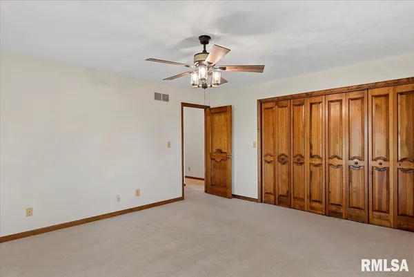 $399,000 | 806 Phillips Ferry Road, Bluffs, IL 62621