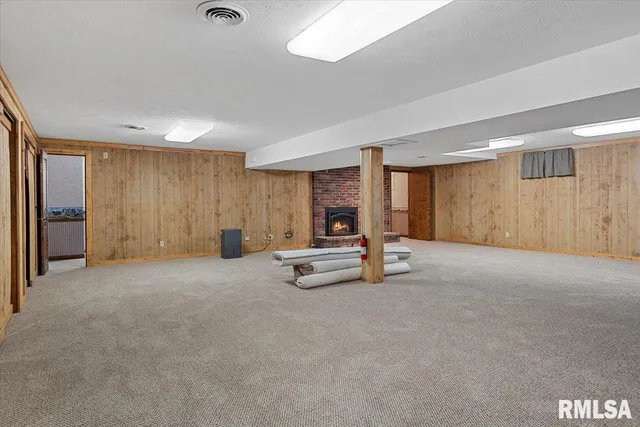 $429,000 | 806 Phillips Ferry Road, Bluffs, IL 62621