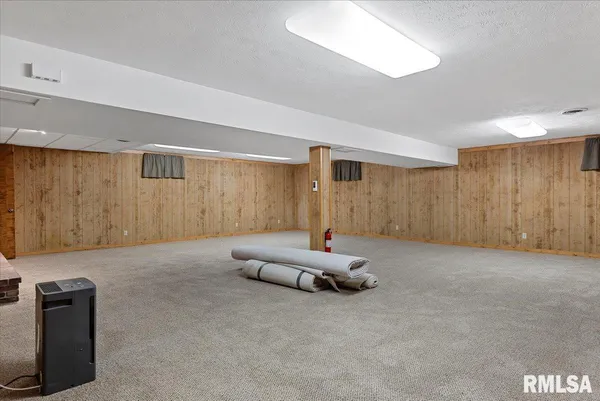 $399,000 | 806 Phillips Ferry Road, Bluffs, IL 62621