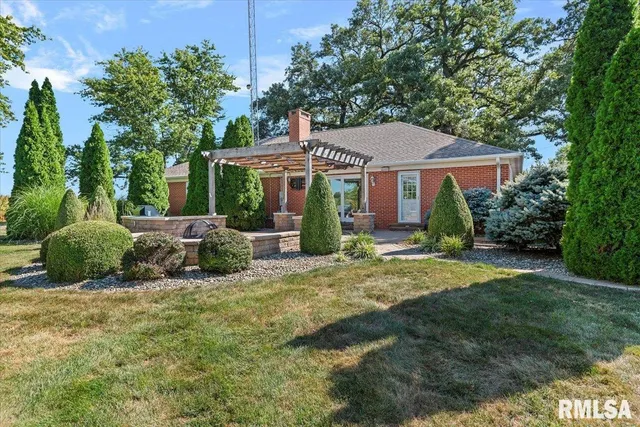 $429,000 | 806 Phillips Ferry Road, Bluffs, IL 62621