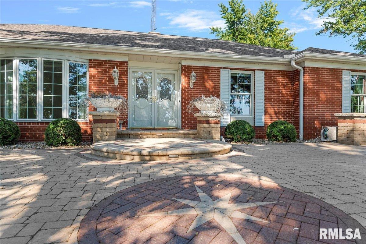 806 Phillips Ferry Road Bluffs, IL 62621 - Photo 5 of 54