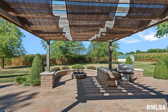 $429,000 | 806 Phillips Ferry Road, Bluffs, IL 62621