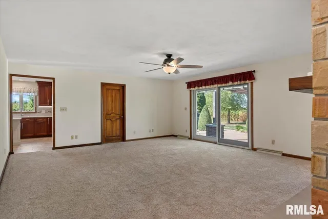 $429,000 | 806 Phillips Ferry Road, Bluffs, IL 62621