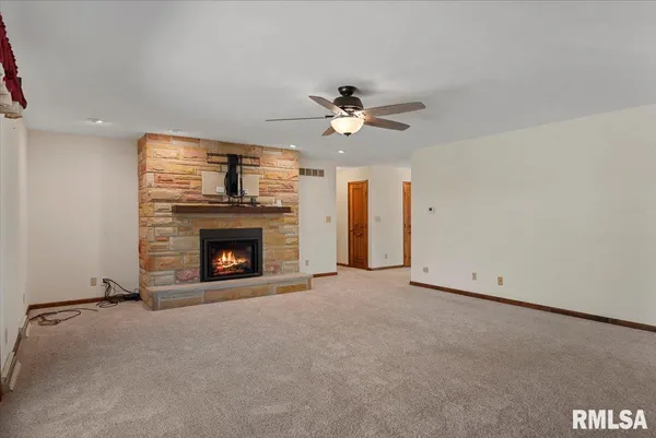 $399,000 | 806 Phillips Ferry Road, Bluffs, IL 62621