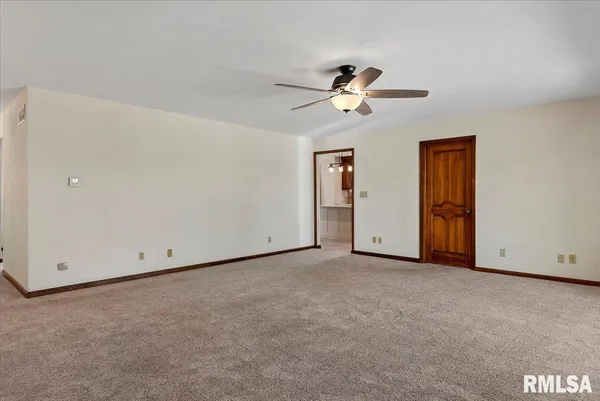 $399,000 | 806 Phillips Ferry Road, Bluffs, IL 62621