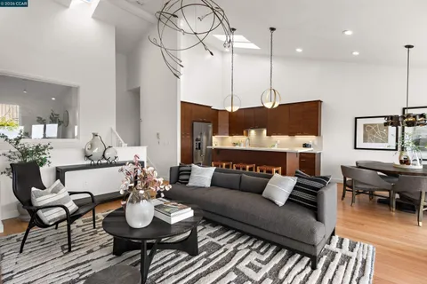 $1,065,000 | 49 Starview Drive, Oakland, CA 94618