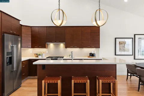$1,065,000 | 49 Starview Drive, Oakland, CA 94618