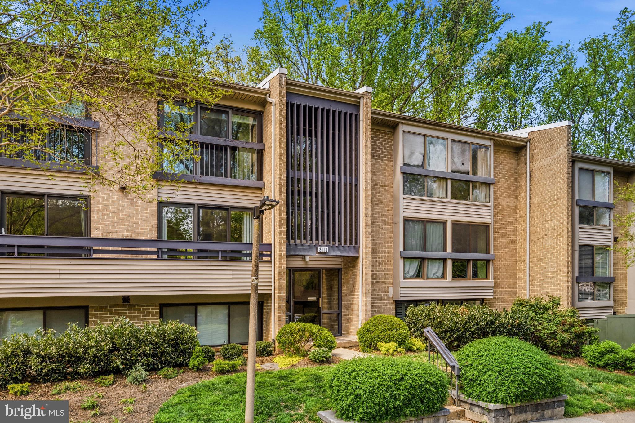 2116 Green Watch Way, Unit 200D Reston, VA 20191 - Photo 3 of 36 Gallery Image 3