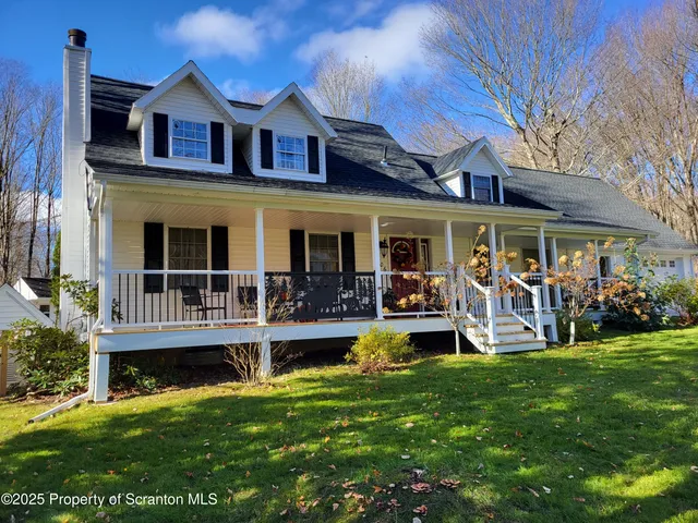 $439,000 | 206 Bear Brook Acres Drive, Moscow, PA 18444